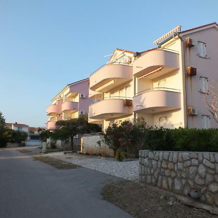 Apartment Jurja Povljana Bagian luar foto