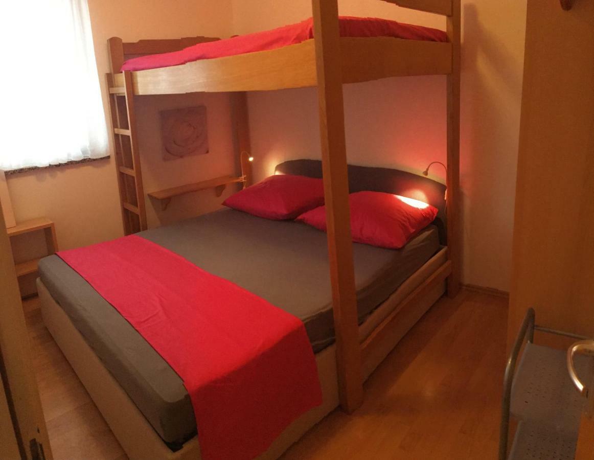 Apartment Jurja Povljana Bagian luar foto