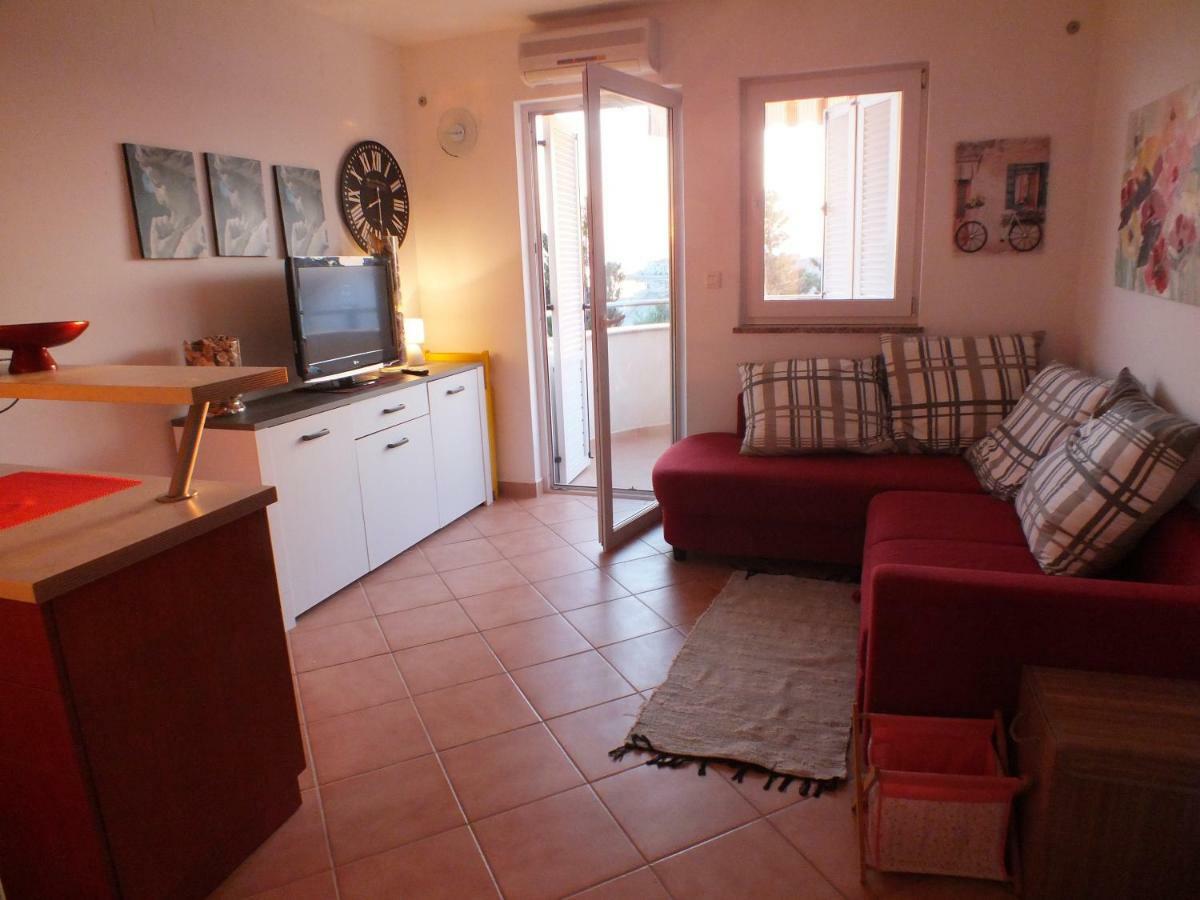 Apartment Jurja Povljana Bagian luar foto